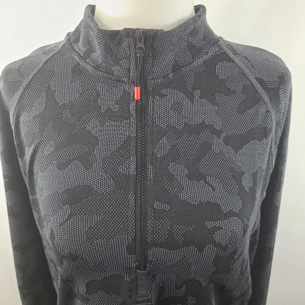 Spyder Active Camo Top Long Sleeve Boxy Crop Thumbholes Half Zip Mock Mockneck L - Picture 2 of 11